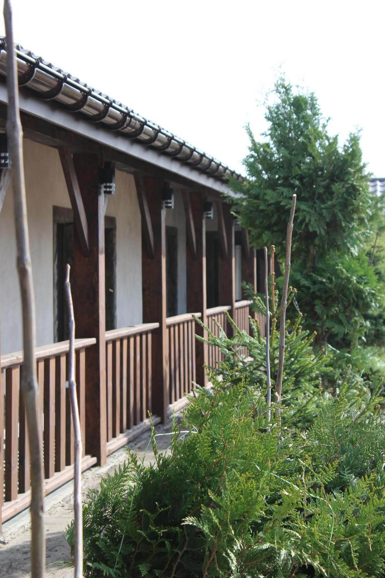 Готель-Ресторан "Колиба" Brody Exterior foto